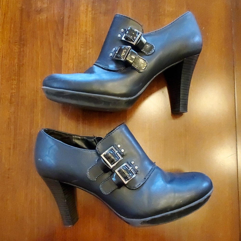 Black shoes